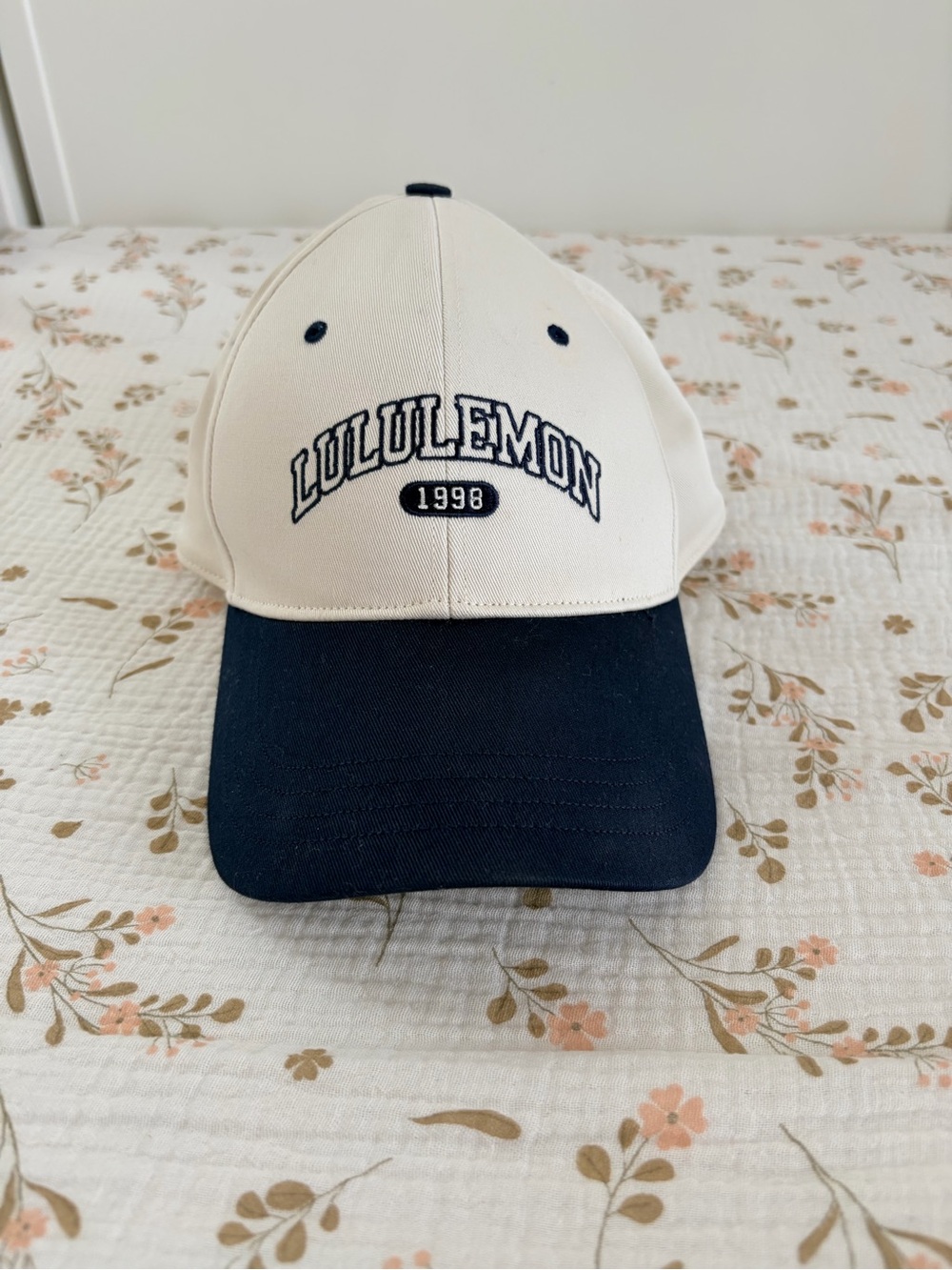 Lululemon navy and cream dad hat